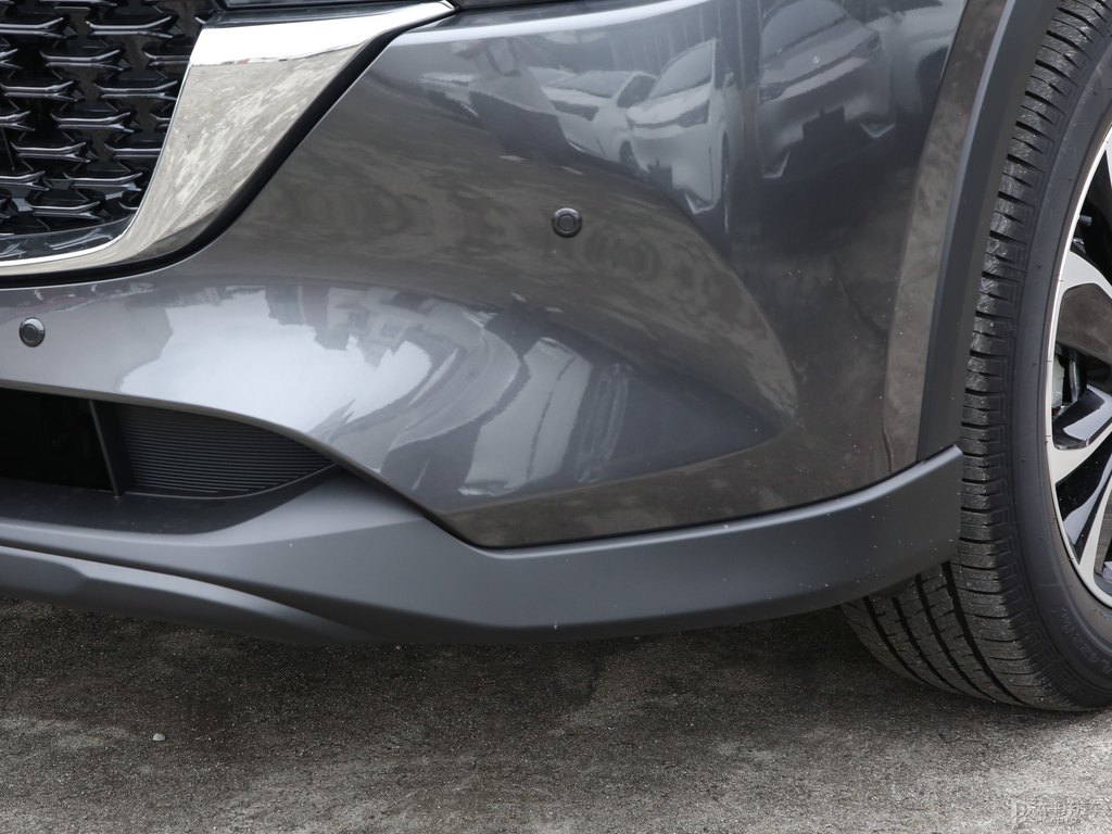 鉑鋼灰馬自達(dá)CX-5車(chē)頭外觀圖片