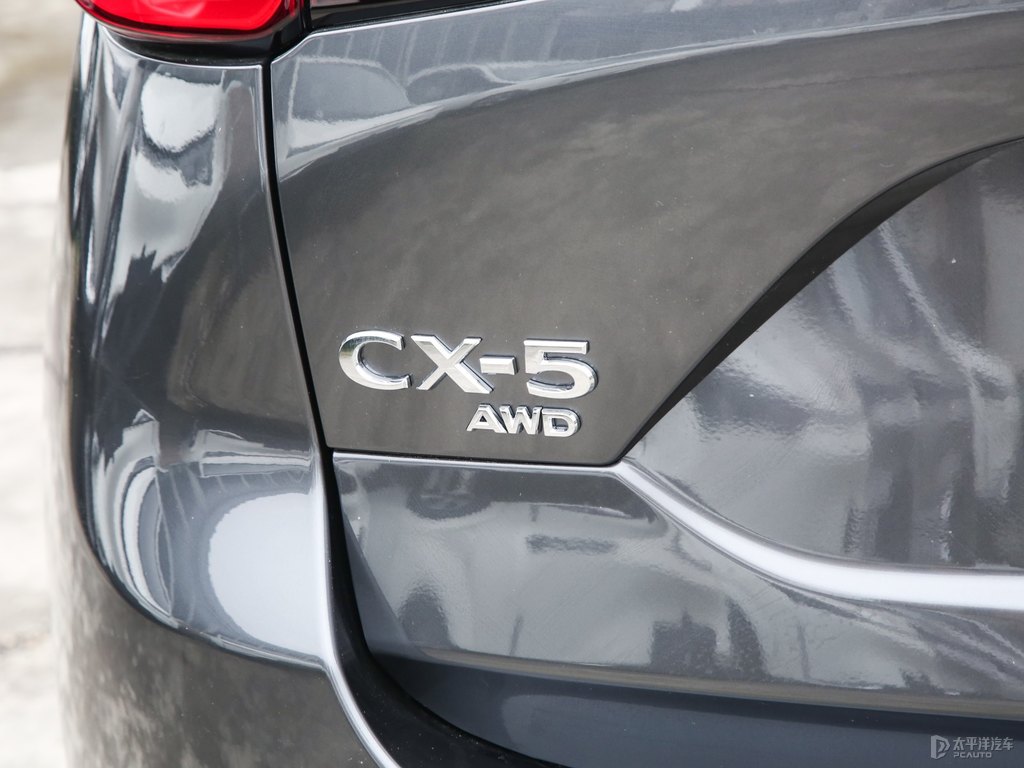 鉑鋼灰馬自達(dá)CX-5車尾外觀圖片
