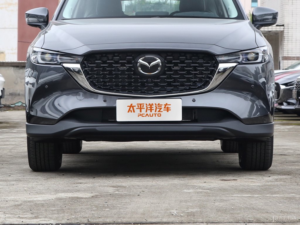 鉑鋼灰馬自達(dá)CX-5車頭外觀圖片