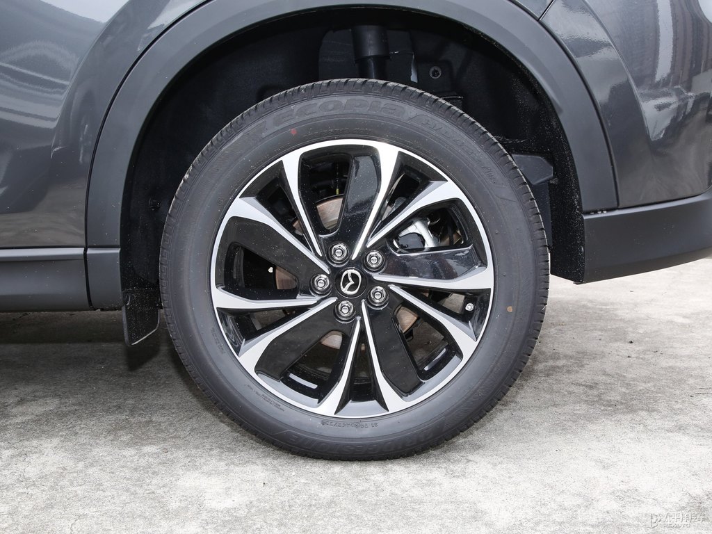 鉑鋼灰馬自達CX-5車身外觀圖片