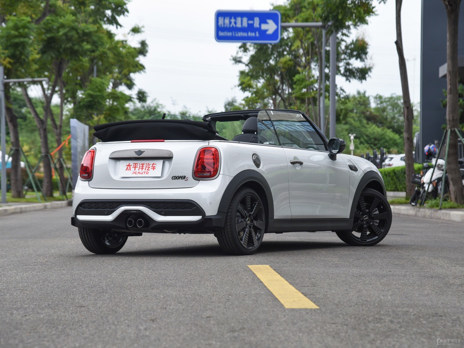 MINI CABRIO外觀高清大圖