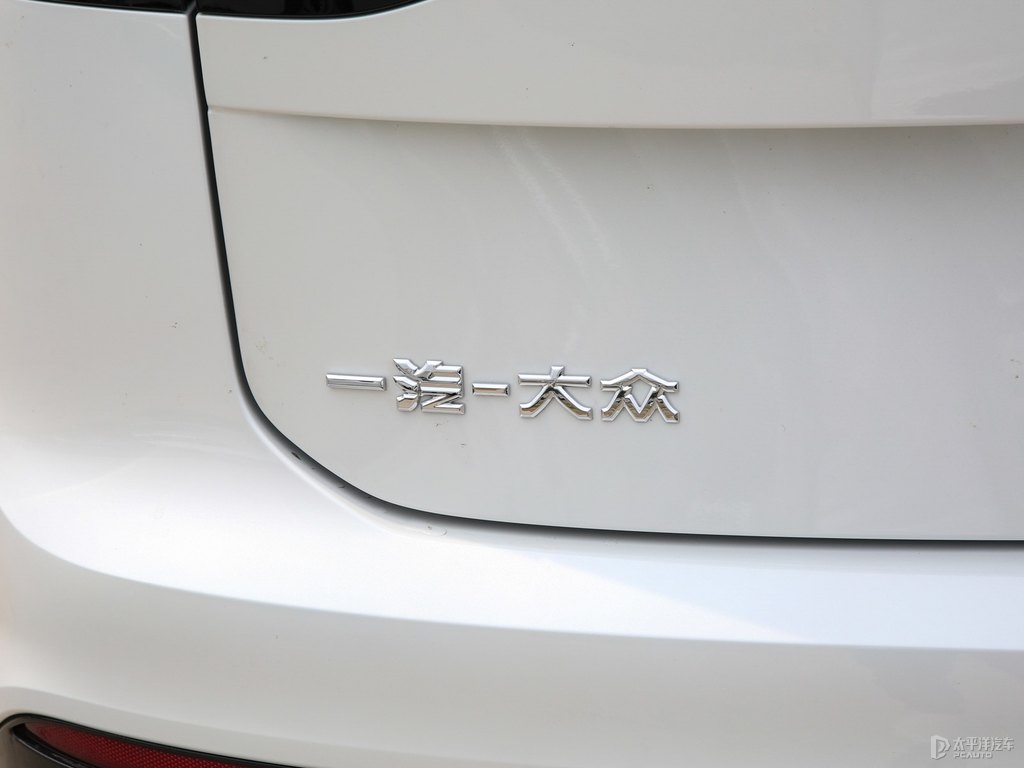 探岳車尾外觀圖片