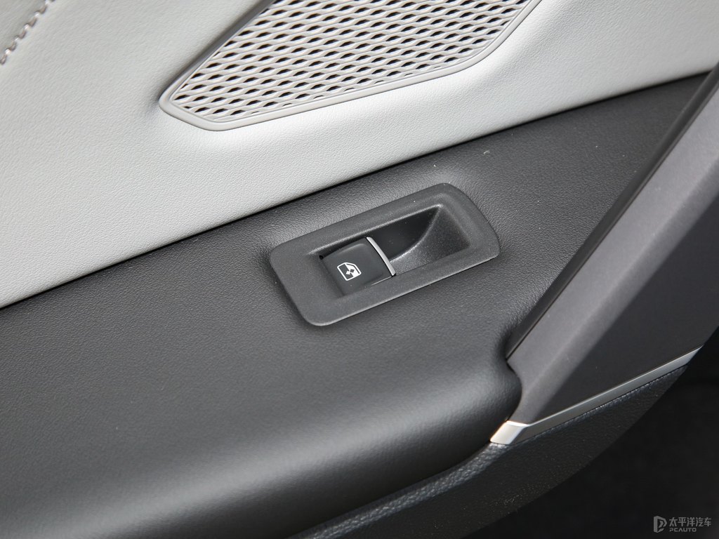 探岳車廂內(nèi)飾圖片