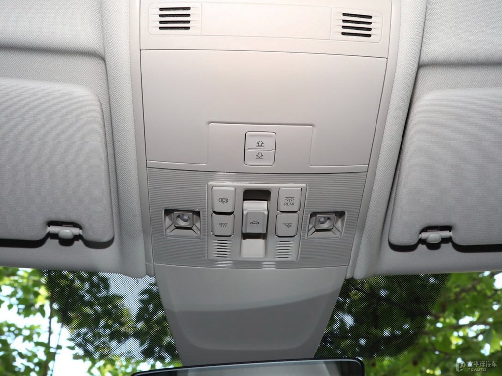 探岳車(chē)廂內(nèi)飾圖片