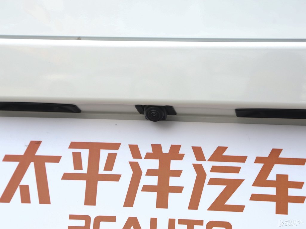 珠光白馬自達(dá)3 昂克賽拉車尾外觀圖片