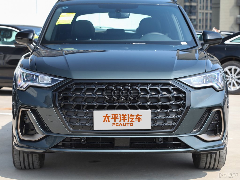 迷彩綠奧迪Q3車頭外觀圖片