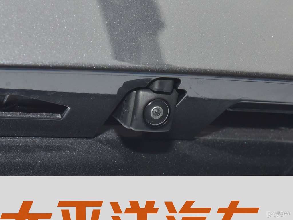 超音速流光金屬色雷克薩斯NX車尾外觀圖片