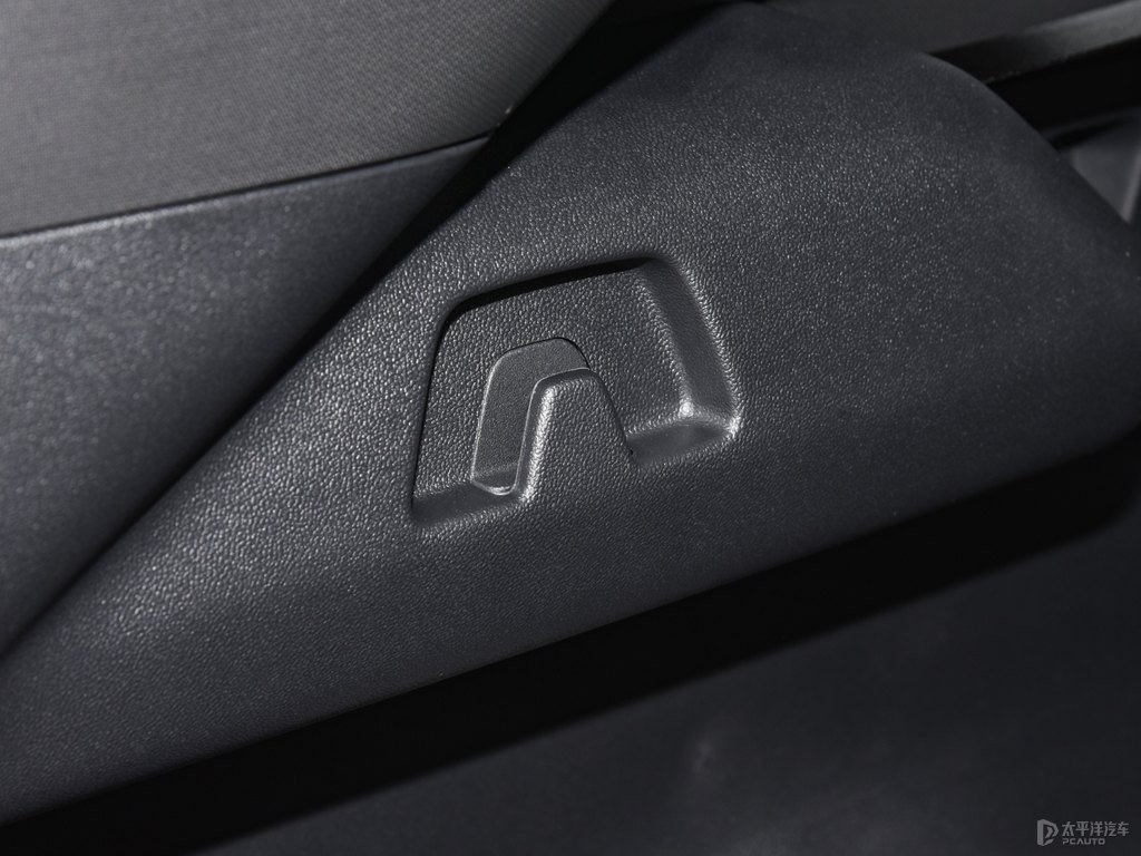 月光白長(zhǎng)安CS55PLUS后備廂空間圖片