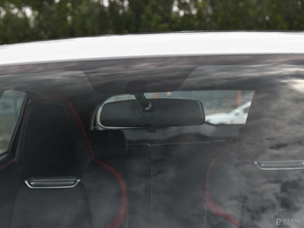 月光白長(zhǎng)安CS55PLUS車(chē)身外觀圖片