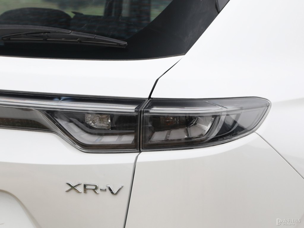晶耀白本田XR-V車尾外觀圖片