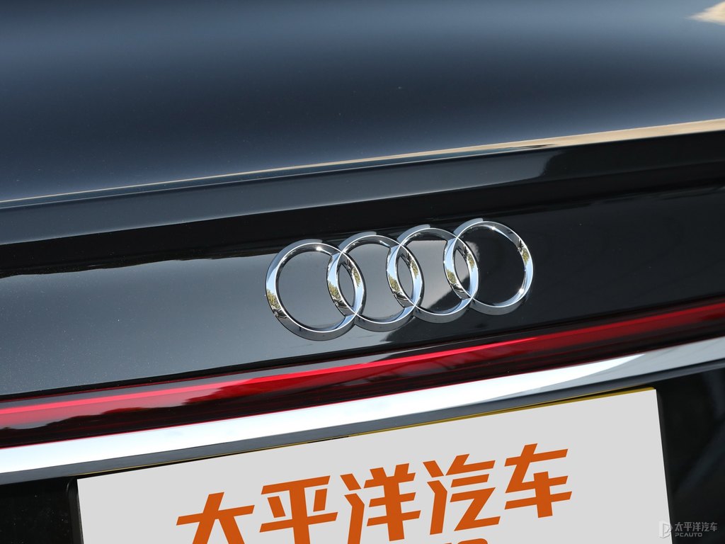傳奇黑奧迪A8L車尾外觀圖片