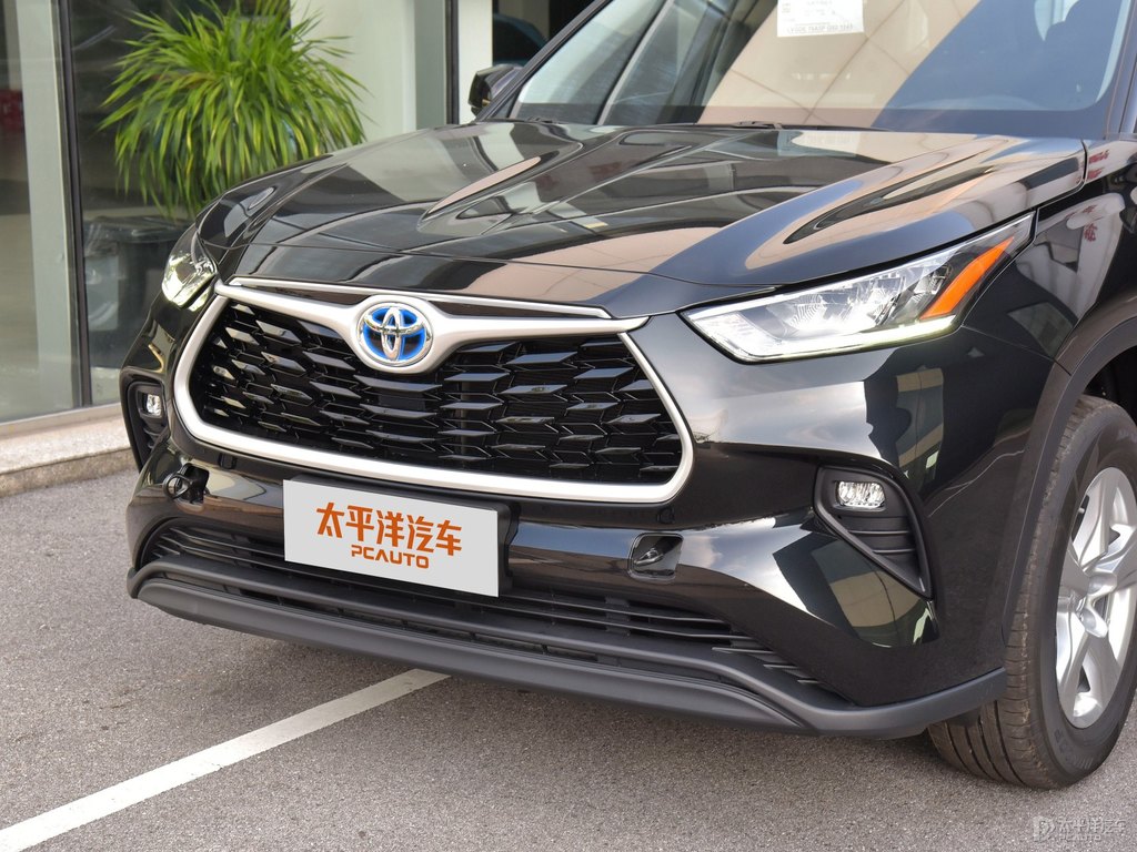 墨晶黑漢蘭達(dá)車頭外觀圖片