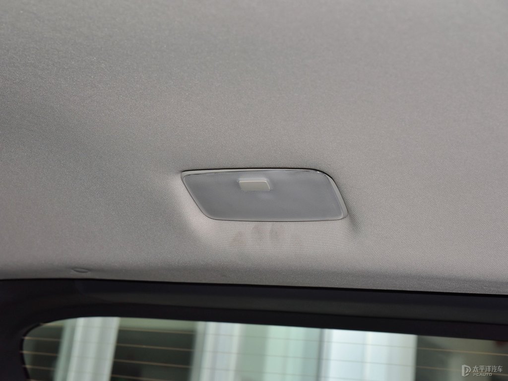 墨晶黑漢蘭達(dá)車廂內(nèi)飾圖片