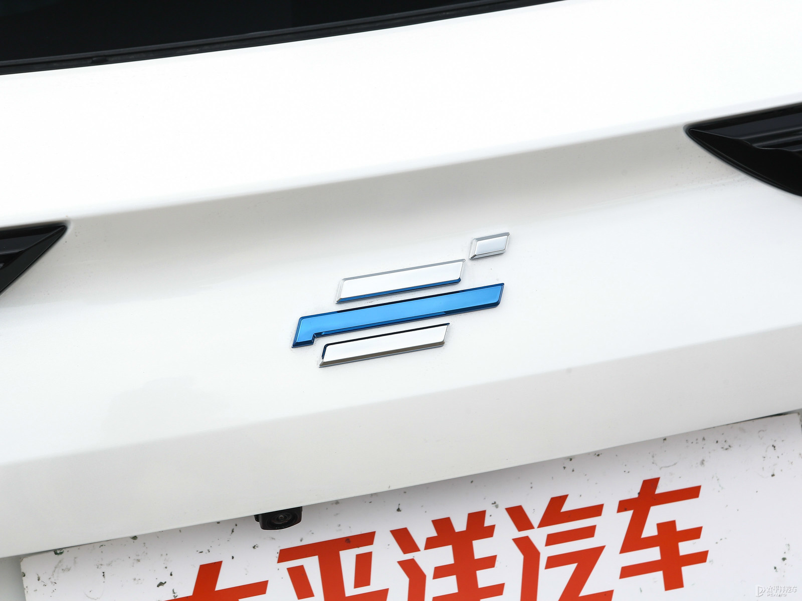 長安歐尚Z6外觀高清大圖