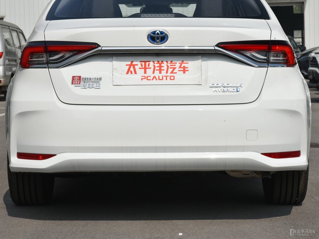 超級白色卡羅拉車尾外觀圖片