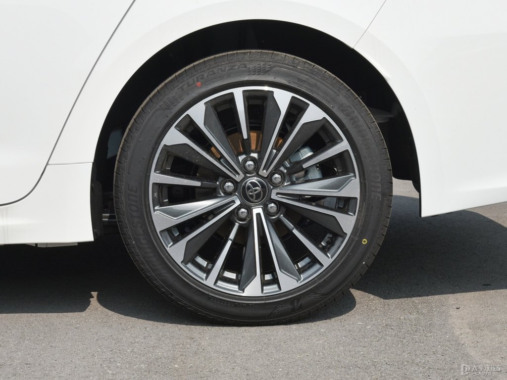 超級(jí)白色卡羅拉車身外觀圖片