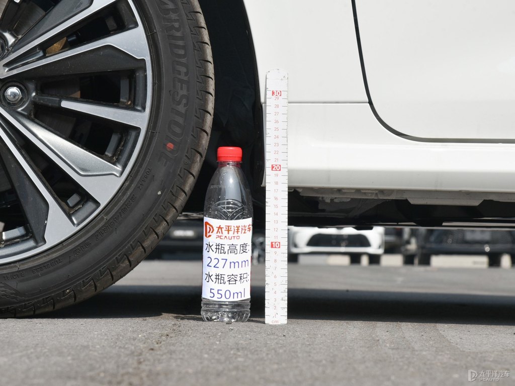 超級白色卡羅拉車身外觀圖片