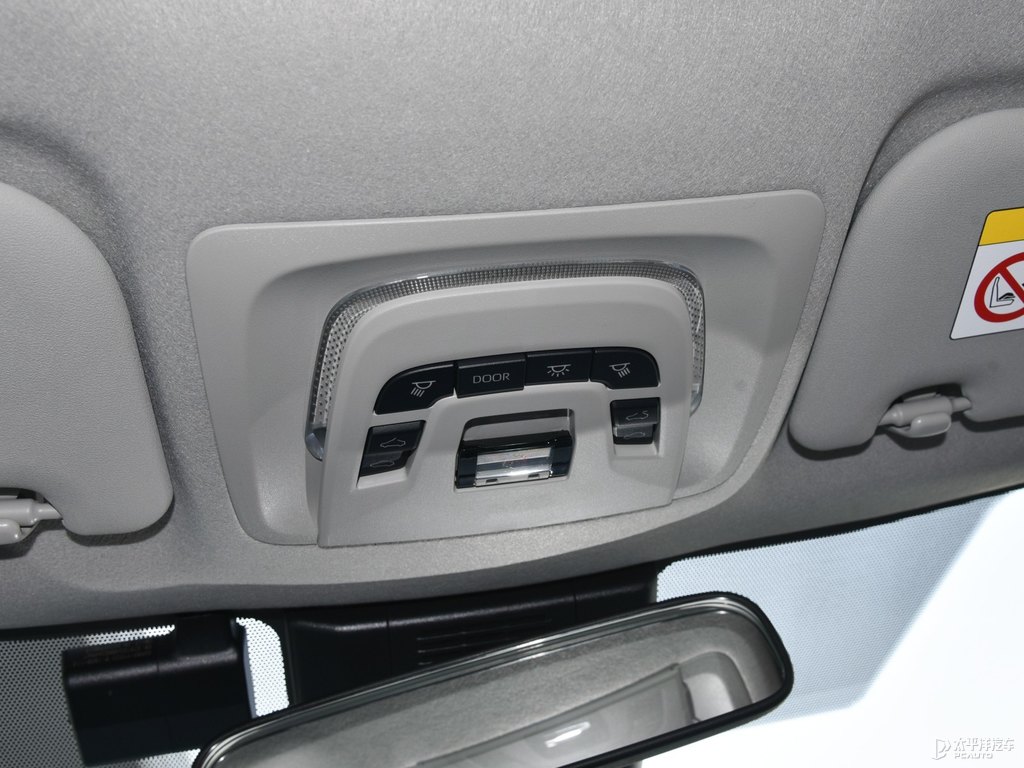 超級白色卡羅拉車廂內飾圖片