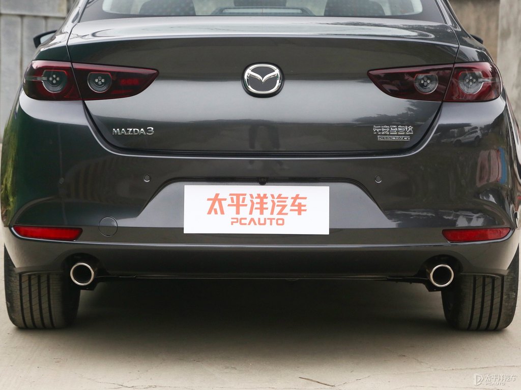 鉑鋼灰馬自達(dá)3 昂克賽拉車尾外觀圖片