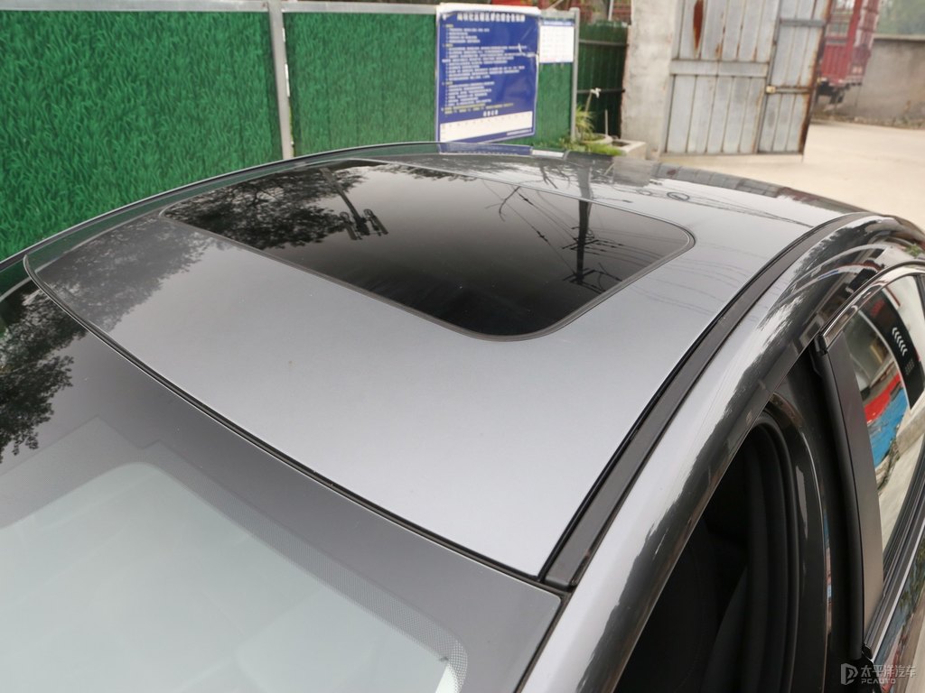 鉑鋼灰馬自達3 昂克賽拉車身外觀圖片