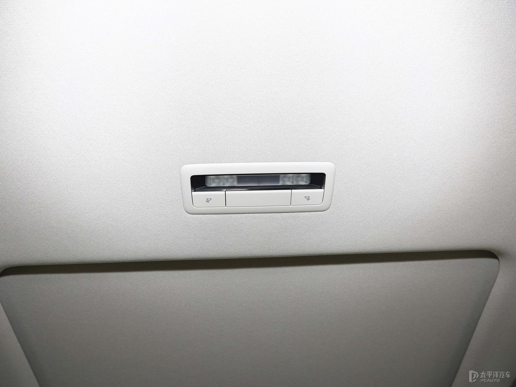 鉑鋼灰馬自達(dá)3 昂克賽拉車廂內(nèi)飾圖片