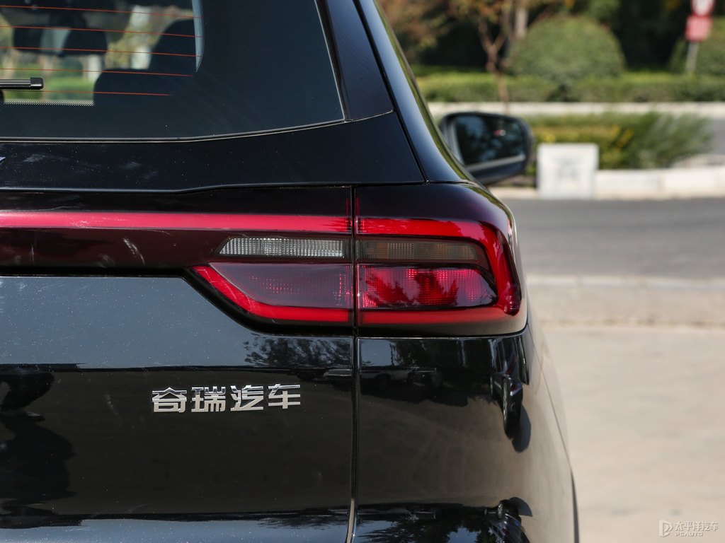 曜石黑瑞虎8車尾外觀圖片