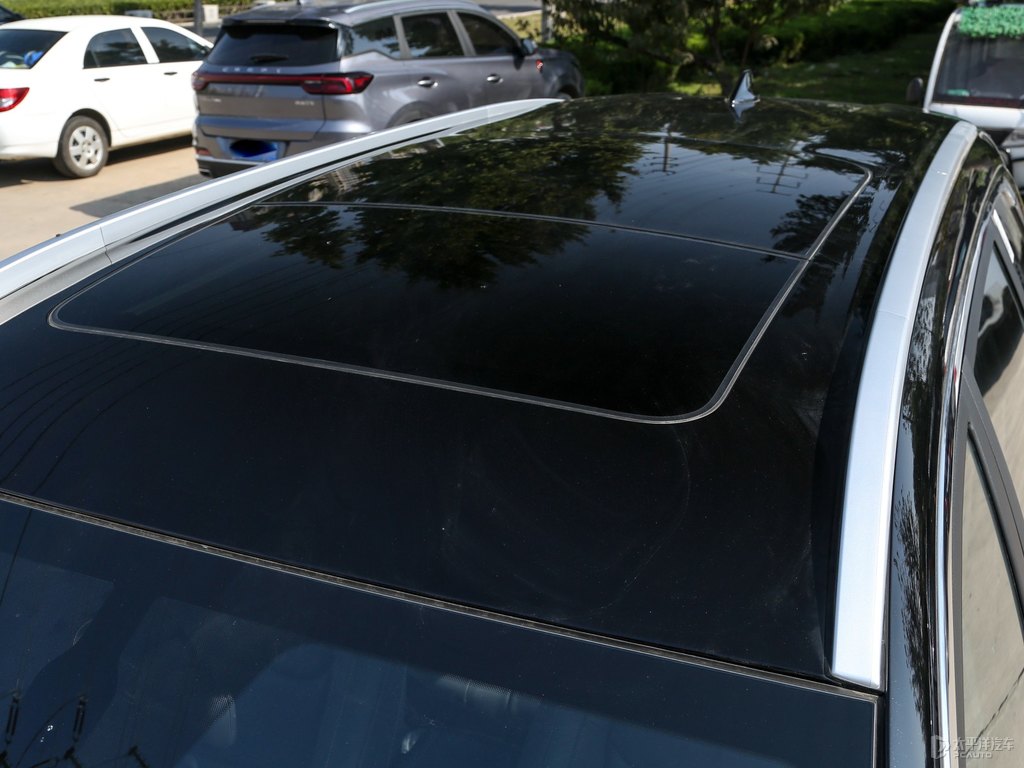 曜石黑瑞虎8車身外觀圖片