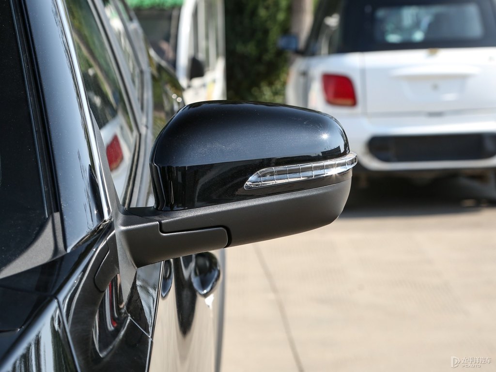 曜石黑瑞虎8車身外觀圖片