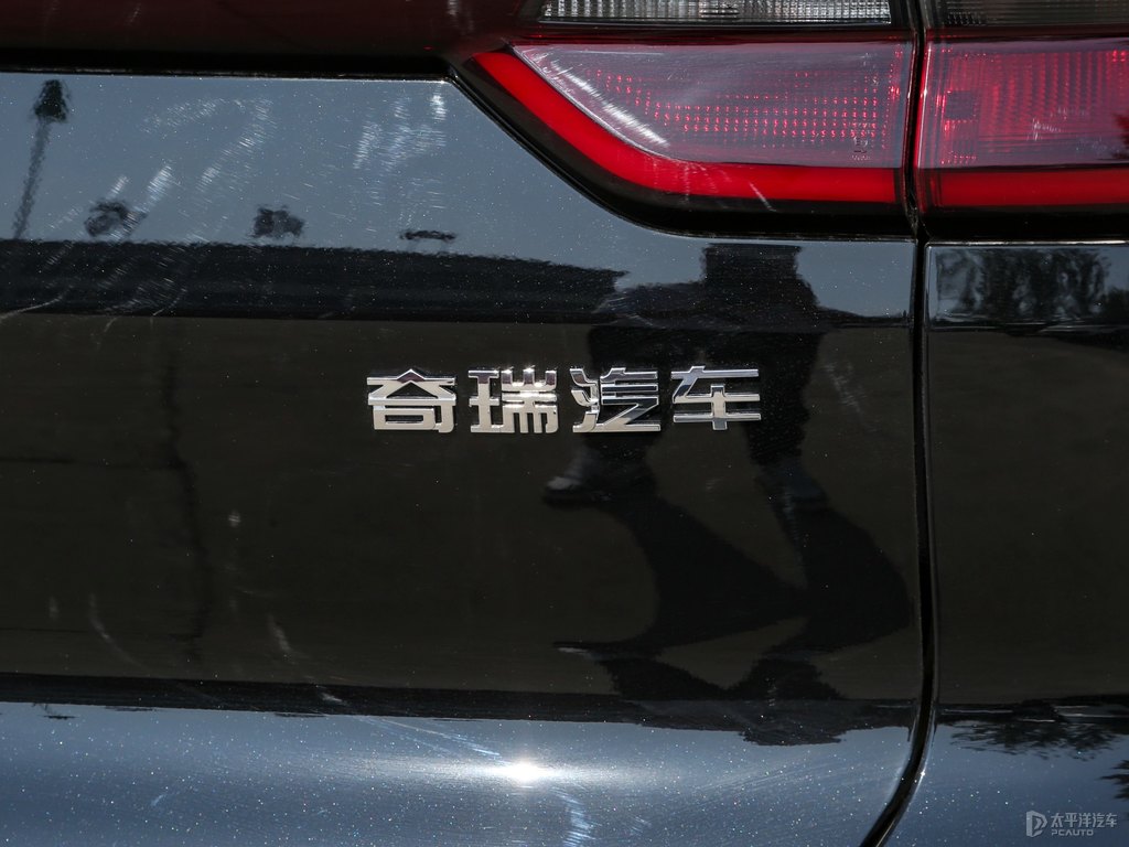 曜石黑瑞虎8車尾外觀圖片