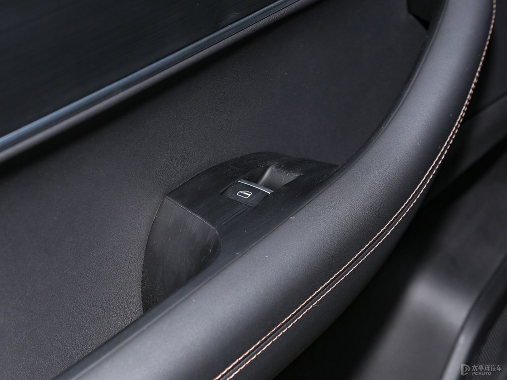 曜石黑瑞虎8車廂內(nèi)飾圖片