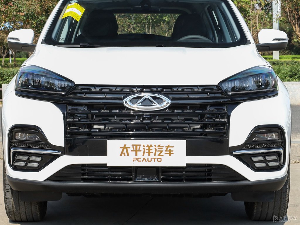 珍珠白瑞虎8車頭外觀圖片