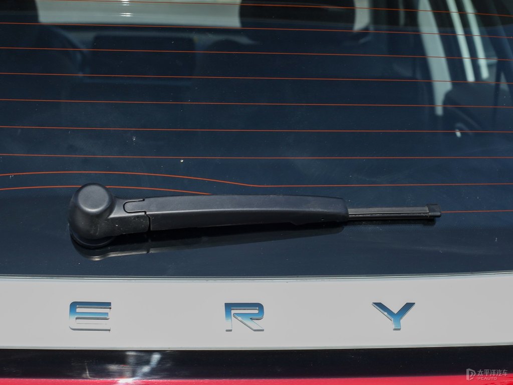 珍珠白瑞虎8車尾外觀圖片
