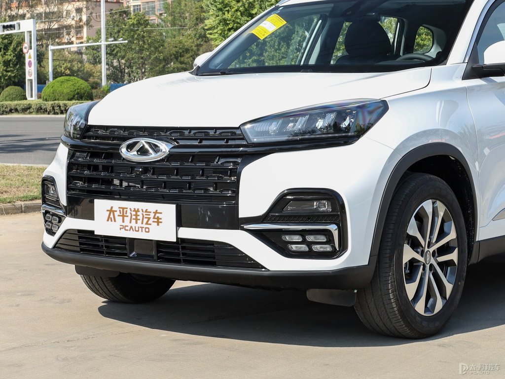 珍珠白瑞虎8車頭外觀圖片
