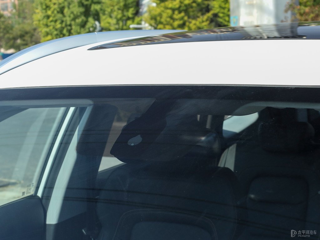 珍珠白瑞虎8車身外觀圖片