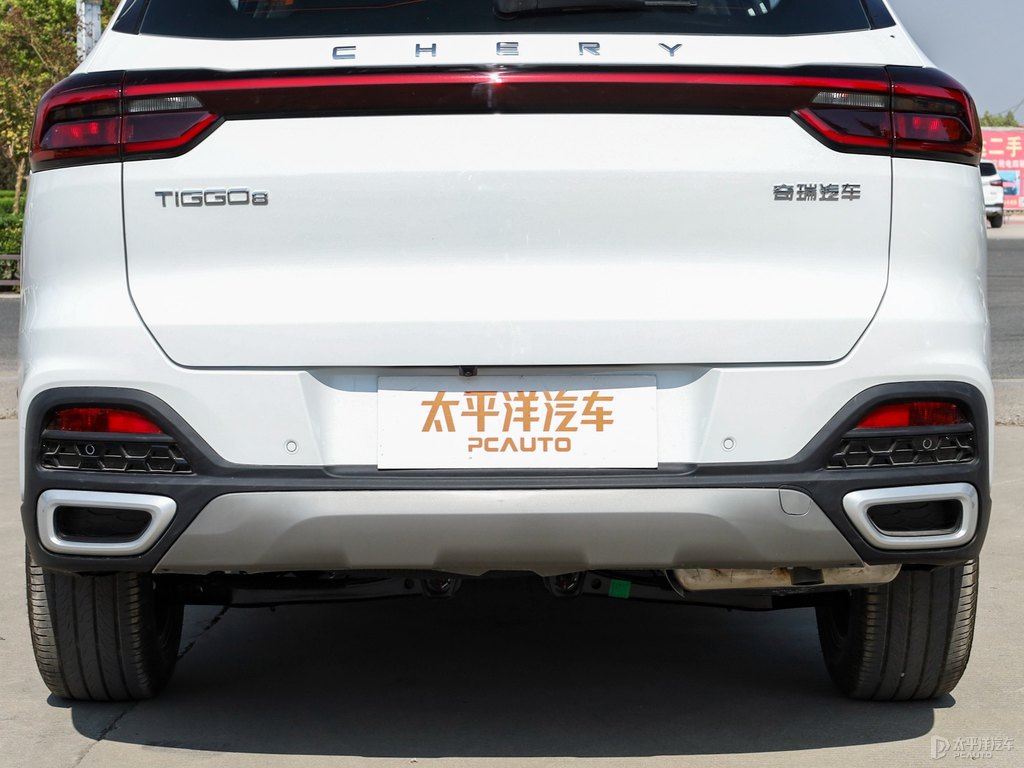 珍珠白瑞虎8車尾外觀圖片