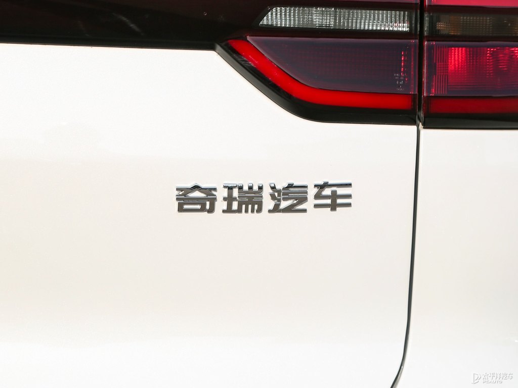 珍珠白瑞虎8車尾外觀圖片
