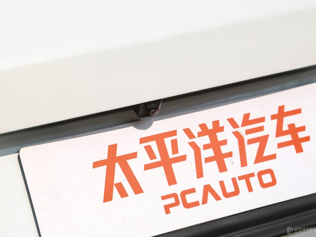 珍珠白瑞虎8車(chē)尾外觀圖片