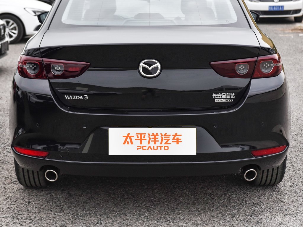 極夜黑馬自達3 昂克賽拉車尾外觀圖片