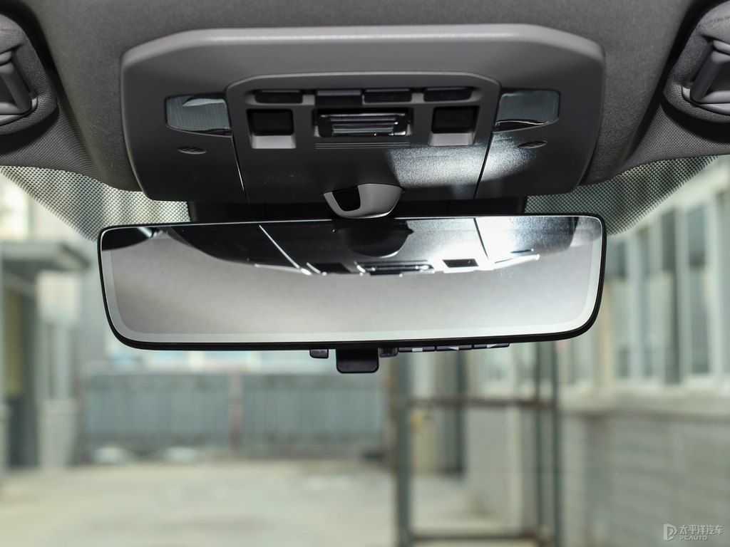 墨晶黑漢蘭達車廂內(nèi)飾圖片
