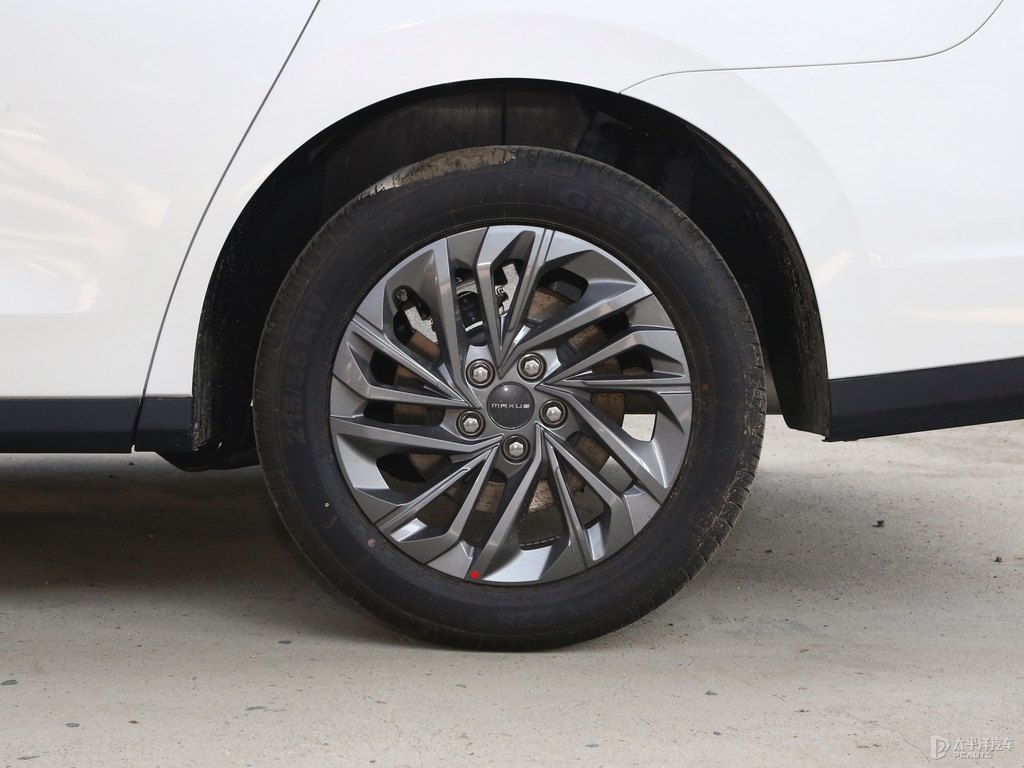珠光白大通G50車身外觀圖片