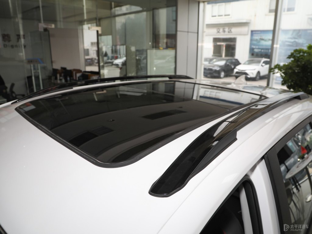冰原白創(chuàng)酷車(chē)身外觀圖片