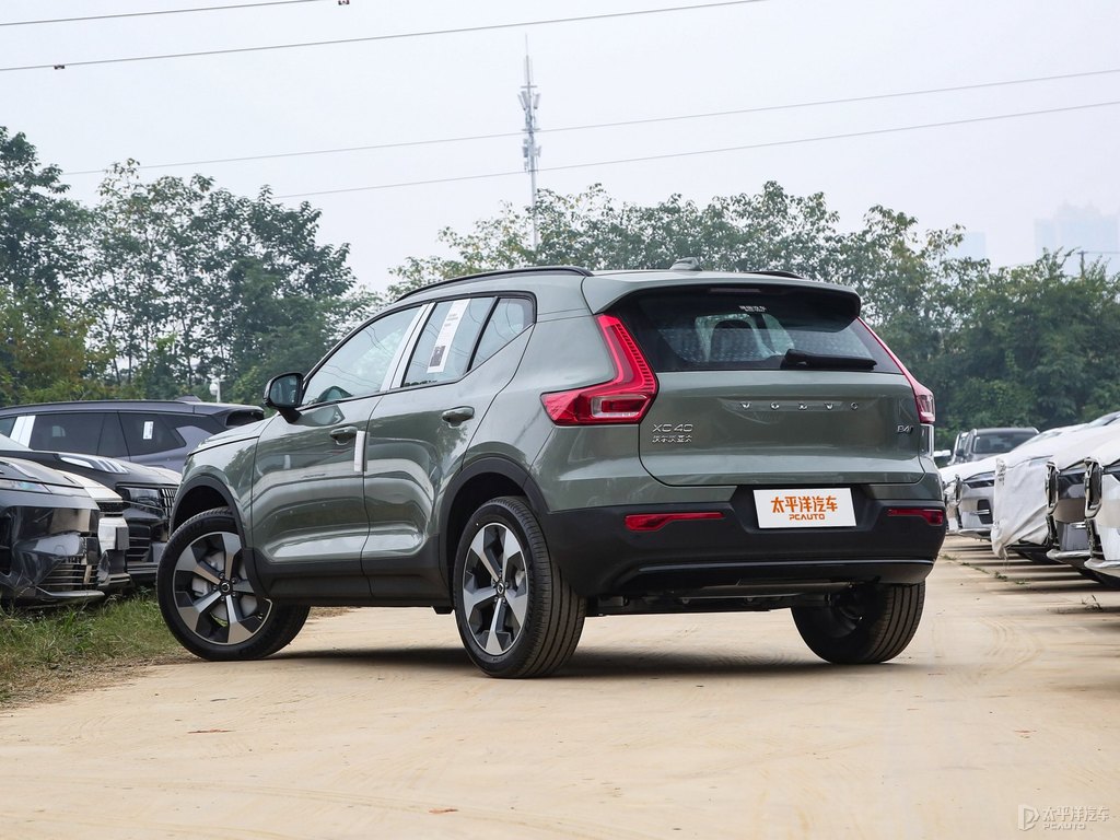 沙漠綠沃爾沃XC40整車外觀外觀圖片