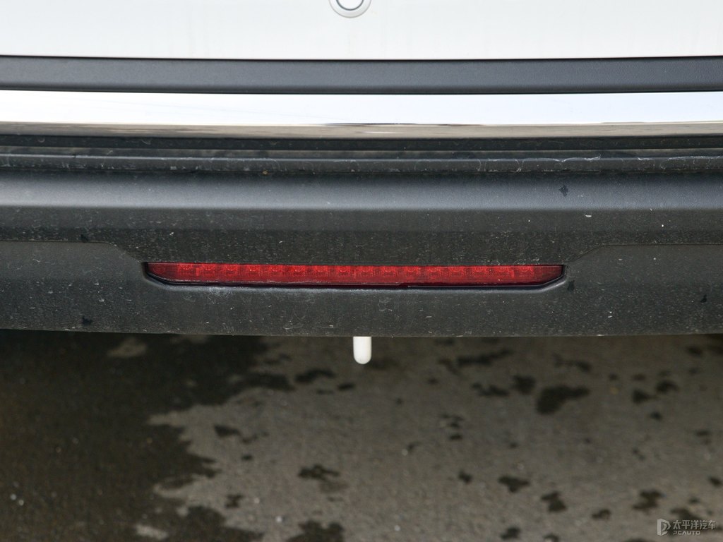 簡約白哈弗M6車尾外觀圖片