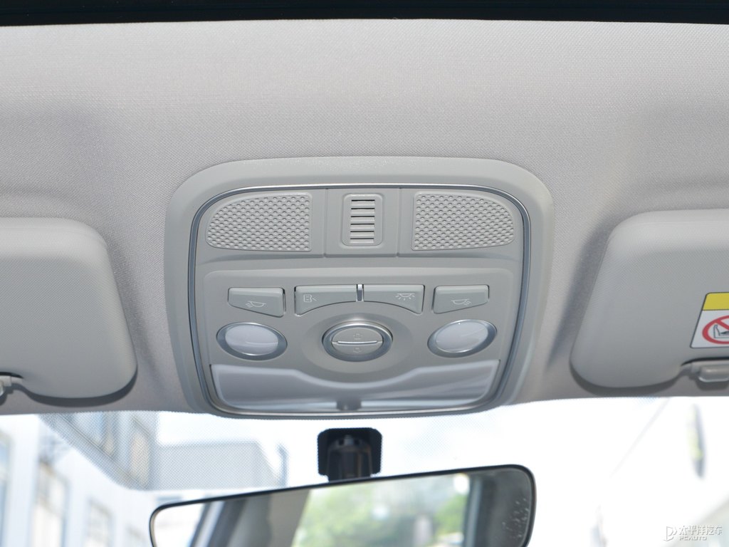 簡約白哈弗M6車廂內(nèi)飾圖片