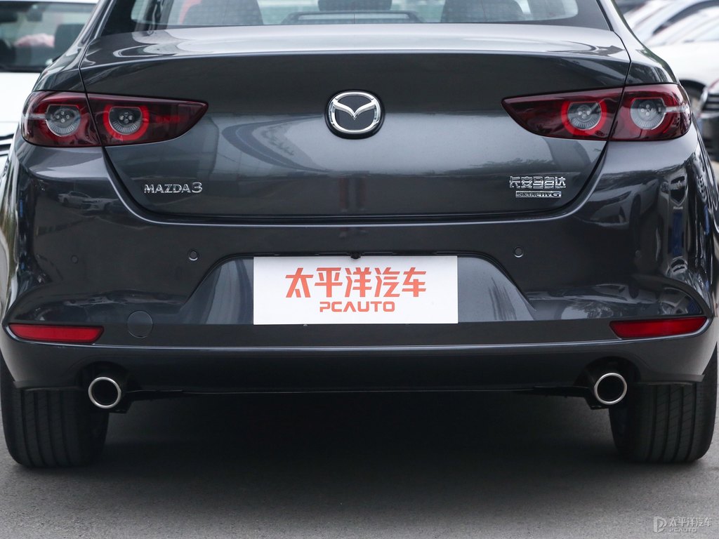 鉑鋼灰馬自達(dá)3 昂克賽拉車(chē)尾外觀圖片