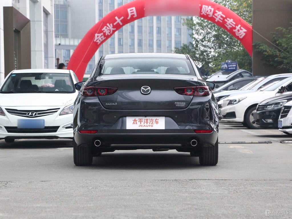 鉑鋼灰馬自達3 昂克賽拉整車外觀外觀圖片