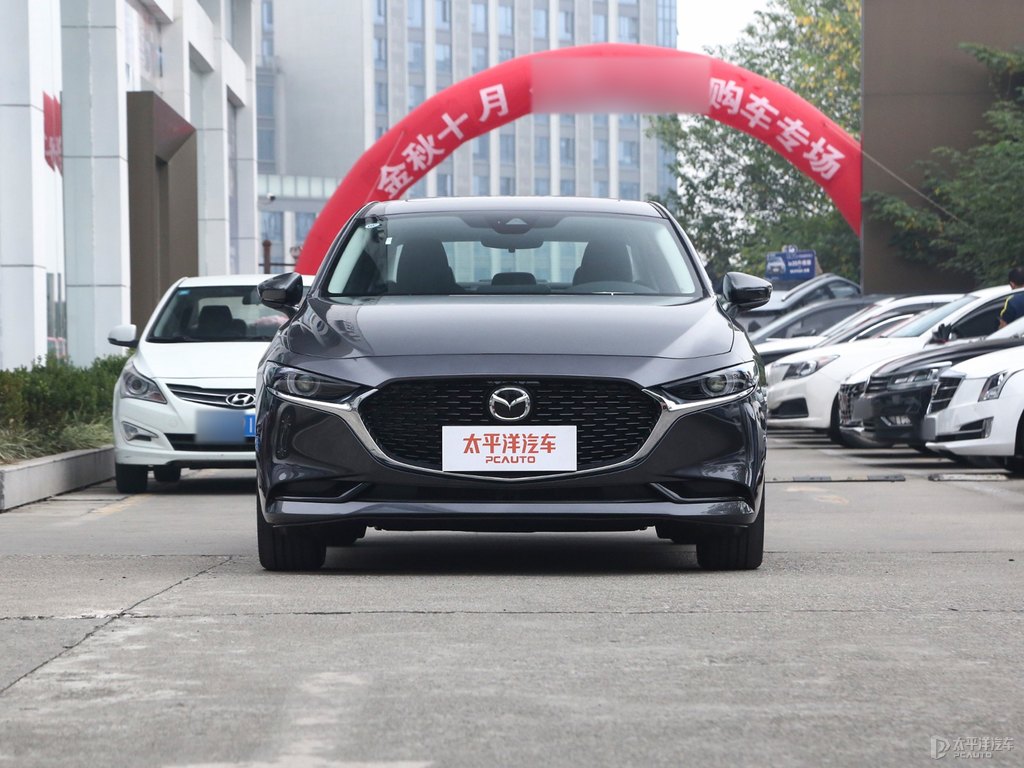 鉑鋼灰馬自達3 昂克賽拉整車外觀外觀圖片
