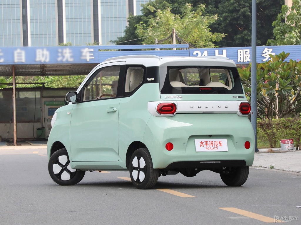 牛油果綠宏光MINIEV整車外觀外觀圖片