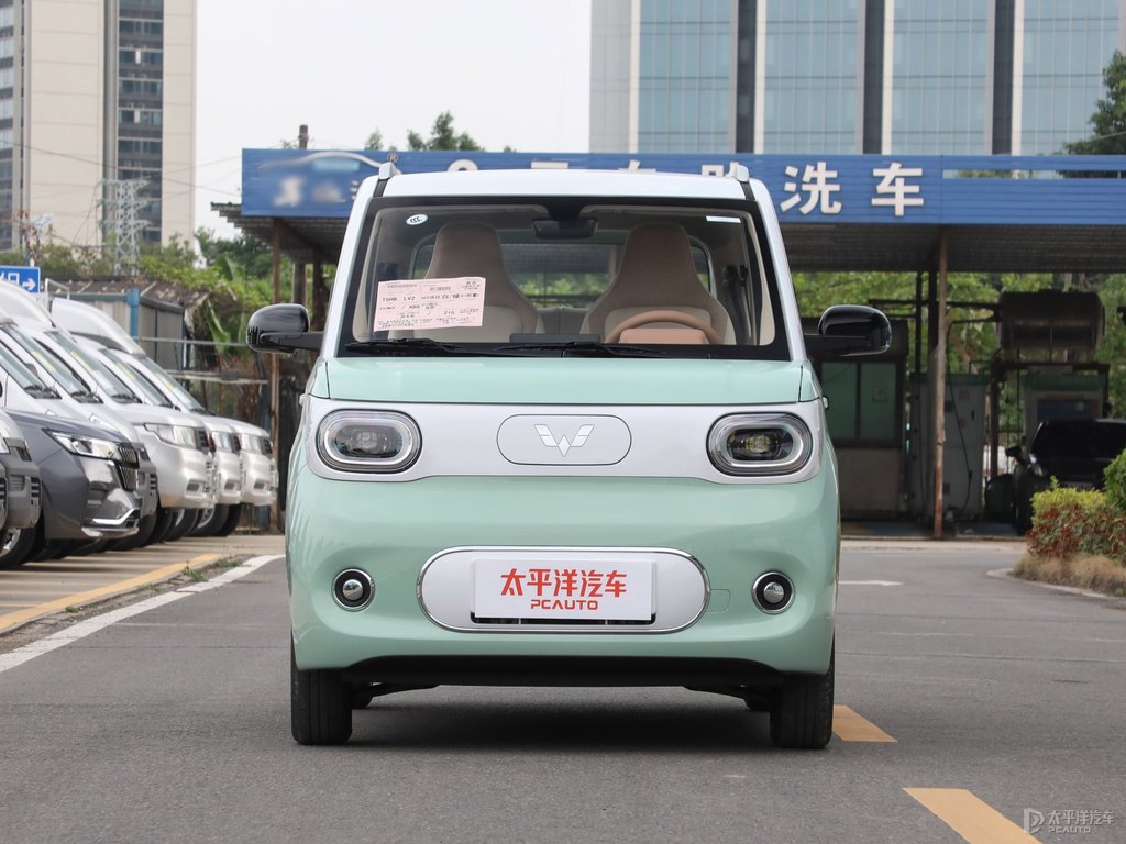 牛油果綠宏光MINIEV整車外觀外觀圖片