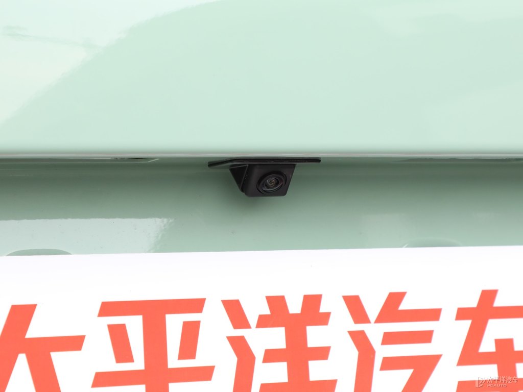 牛油果綠宏光MINIEV車尾外觀圖片